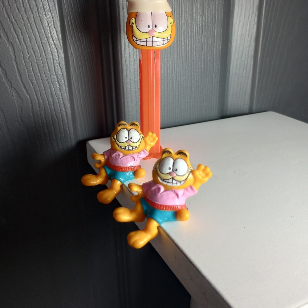 VTG Collectors Garfield Toy Bundle 1981 Syndicate PVC Figure Chef Pez Dispenser